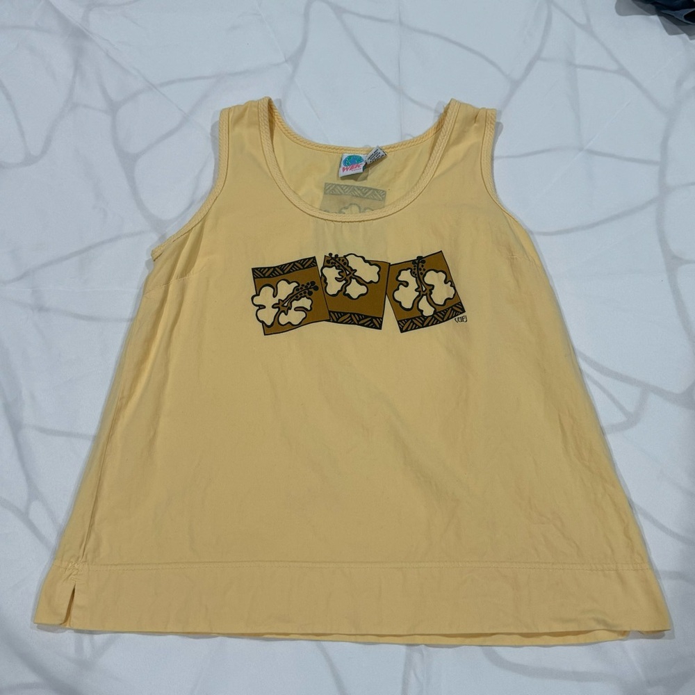 Vue Hawaii Women’s Hibiscus Tank Top— Medium